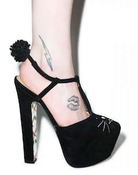 Rabbit-Themed Heels Image 4