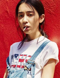 Contemplative Normcore Editorials Image 7