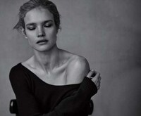Couture Contrasting Photoshoots Image 6