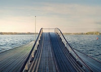 Elegant Wave-Shaped Piers Image 7