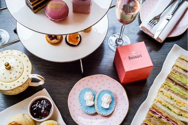 13 Luxe Tea Services