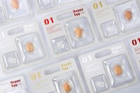 Crystal Clear Egg Containers Image 4