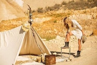 Romantic Desert Lookbooks Image 7
