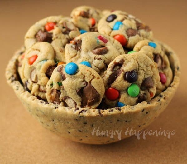 12 Edible Dishware Pieces