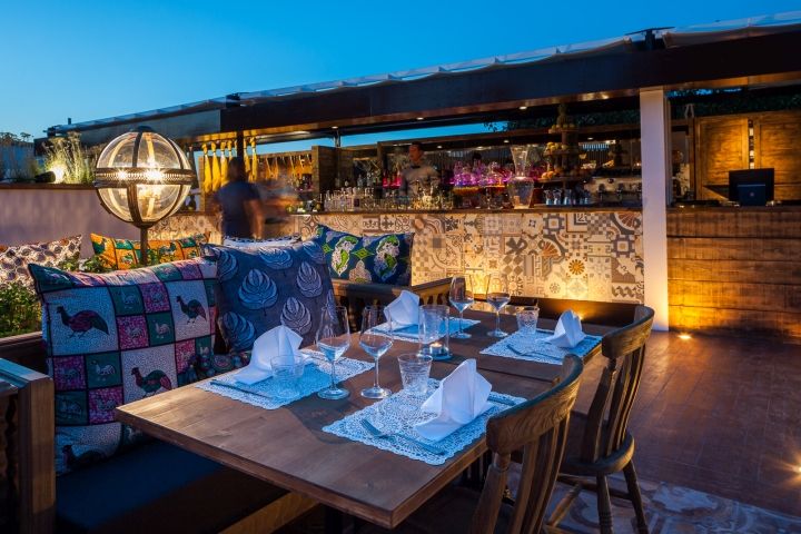 Candlelit Island Restaurants