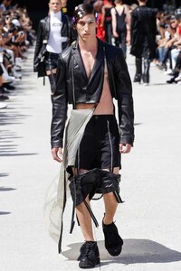Eerie Distorted Menswear Image 5