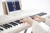 Smartphone Piano-Teaching Systems Image 2