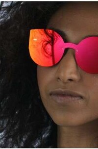 Single-Lens Sunglasses Image 8