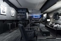 Hip Monochromatic Bars Image 4