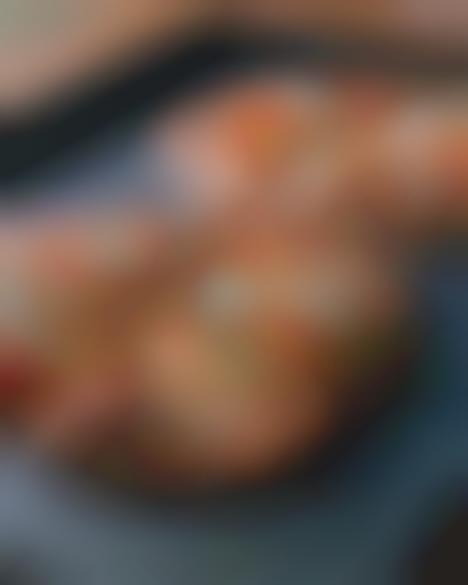 Spicy Curry-Flavored Pizzas