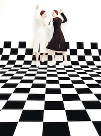 Costumed Wonderland Editorials Image 2