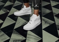 Lifestyle Basketball Sneakers Image 7