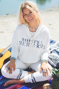Curvy Mermaid-Inspired Clothing Image 3