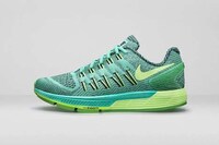 Movement-Encouraging Workout Wear Image 5