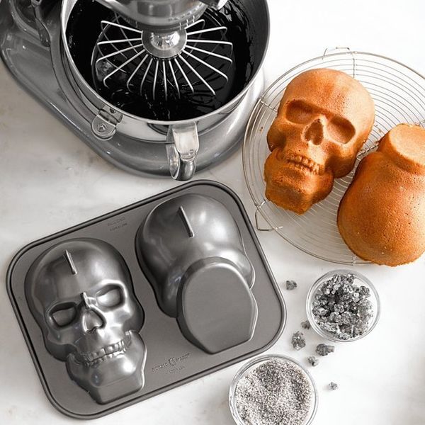 27 Unconventional Baking Pans
