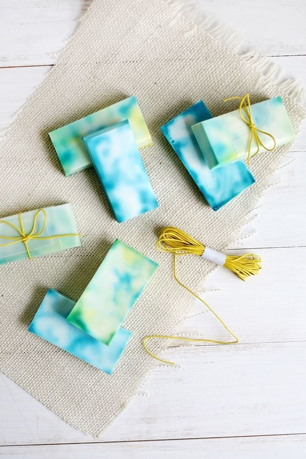 24 DIY Bathroom Products