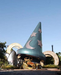 Post-Apocalyptic Amusement Park Imagery Image 2