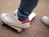 Segway-Mimicking Skateboards Image 2