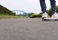 Segway-Mimicking Skateboards Image 7