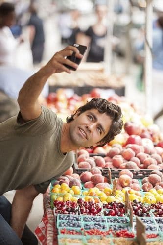 Food-Donating Selfie Campaigns