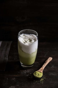 Iced Green Tea Lattes Image 3