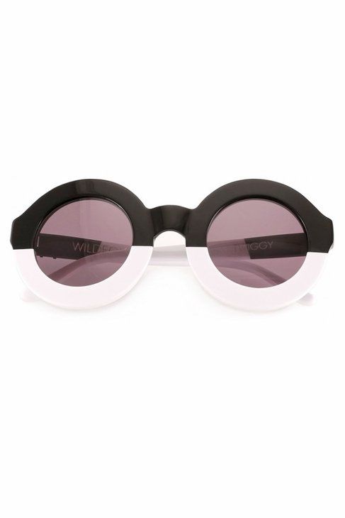 60s Icon-Inspired Eyewear : wildfox sunglasses display picture 3