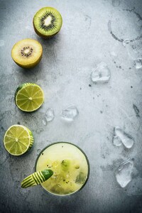 Citrusy Kiwi Cocktails Image 7