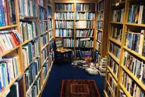 Experiential Bookstore Vacations