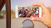Selfie-Focused Camera Phones Image 2