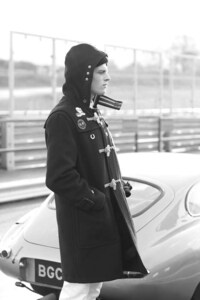 Sporty Neo-Vintage Fashion Image 3