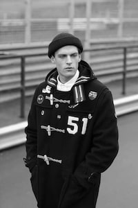 Sporty Neo-Vintage Fashion Image 4