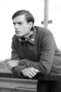Sporty Neo-Vintage Fashion Image 5