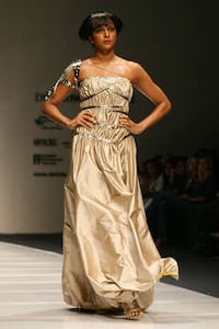Galactic Chic in India Image 3