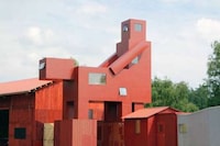 Scandalous Anthropomorphic Hotels Image 2