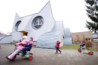 Cat-Shaped School Buildings Image 2