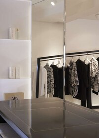 Minimalist Flagship Boutiques Image 5