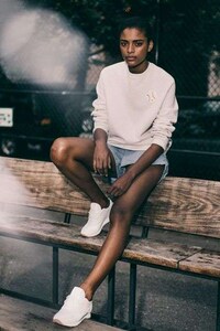 Androgynous Athletic Fashions Image 3