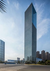 Visually Deceiving Skyscrapers Image 5