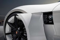 Luxe Electric Autos Image 5