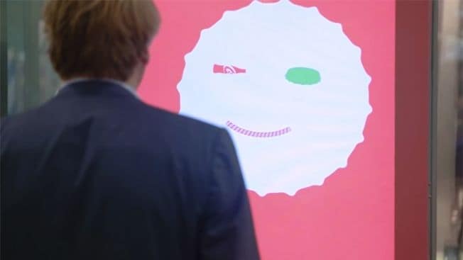 Face-Mimicking Billboards