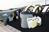 Pop-Up Shoe Stores Image 2