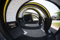 Pop-Up Shoe Stores Image 3