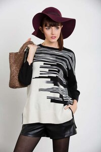 Luxe Cashmere Travelwear Image 4