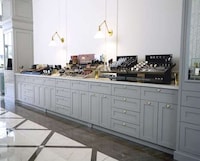 Vanity-Inspired Beauty Displays Image 3
