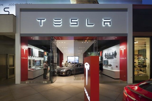 Electric Car Retail Displays