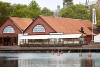 Waterfront Beer Gardens Image 5