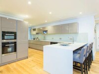 High-End Student Housing Image 8