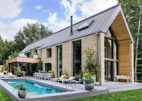 Supermodel-Selected Interior Designs Image 5