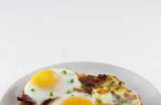 Tot-Bottomed Breakfast Pizzas