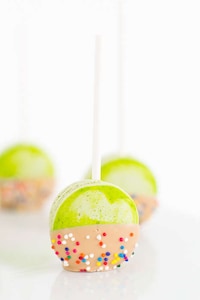 Candy Apple Macarons Image 4